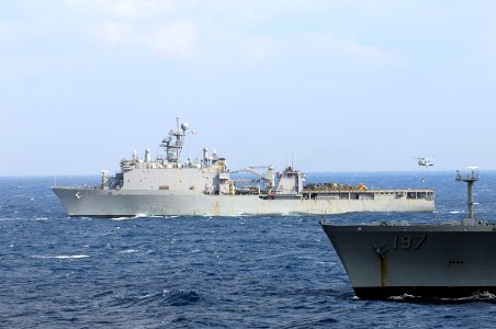 US Navy 110131-N-6692A-256 USS Germantown (LSD 42) receives stores from USNS Pecos (T-AO 197) during a vertical replenishment