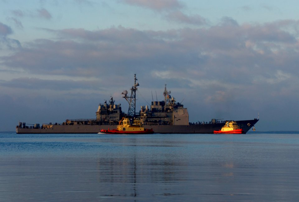 US Navy 110214-N-ZC343-001 USS Princeton (CG 59) departs Naval Base San Diego