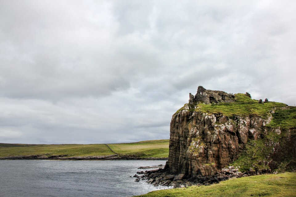 Cliff historically clouds