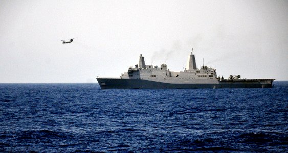 US Navy 110502-N-ZS026-290 USS Green Bay (LPD 20) conducts flight operations in the Gulf of Aden