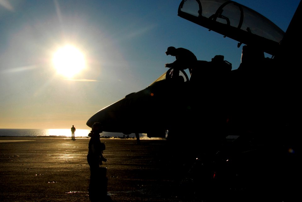 US Navy 090117-N-9760Z-010 Sailors clean an F-A-18F Super Hornet assigned to the