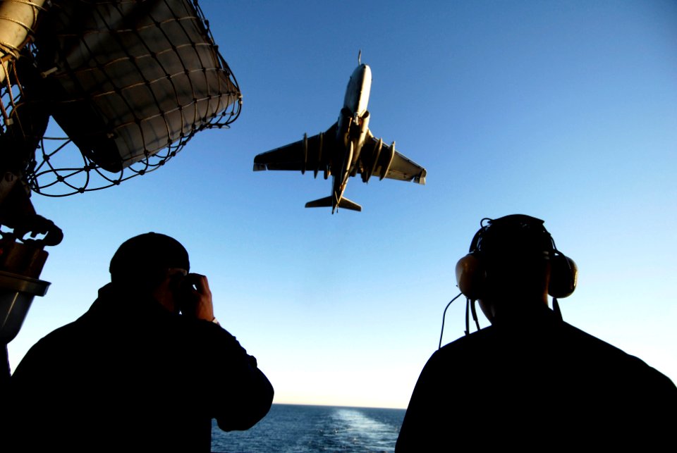 US Navy 090117-N-8157C-118 Seaman Chris Cardenas, left, from Ft. Worth, Texas, and Boatswain's Mate Seaman Guillermo Mercado, from Reading, Pa., stand aft lookout watch on the fantail of the aircraft carrier USS John C. Stennis