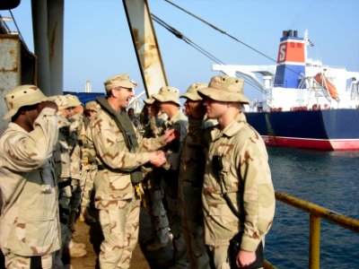 US Navy 090121-N-1469M-011 Adm. Jonathan W. Greenert meets with Sailors serving aboard an oil platform
