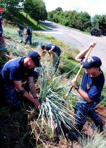 US Navy 110822-N-AU127-430 Chief selectees participate in an outreach program