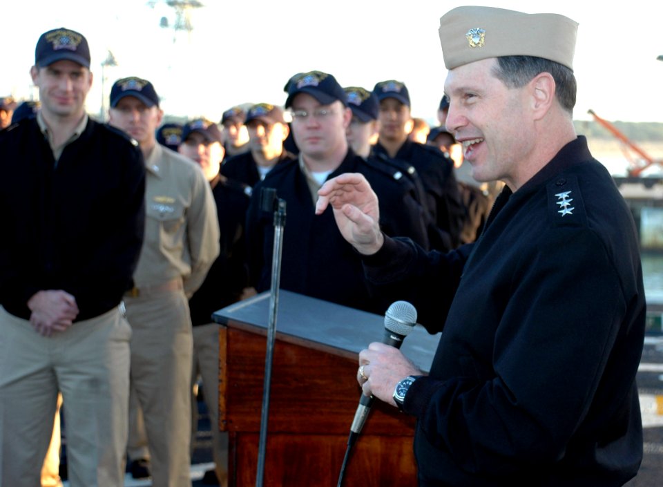 US Navy 090128-N-1655H-004 Vice Adm. Bruce W. Clingan addresses the crew of USS Nashville (LPD 13)
