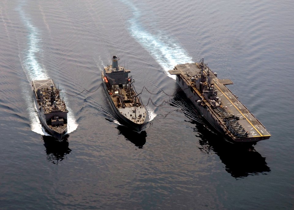 US Navy 090206-N-5253W-176 USS Tortuga (LSD 46) and USS Essex (LHD 2) receive fuel from USNS Rappahannock (T-AO 204)