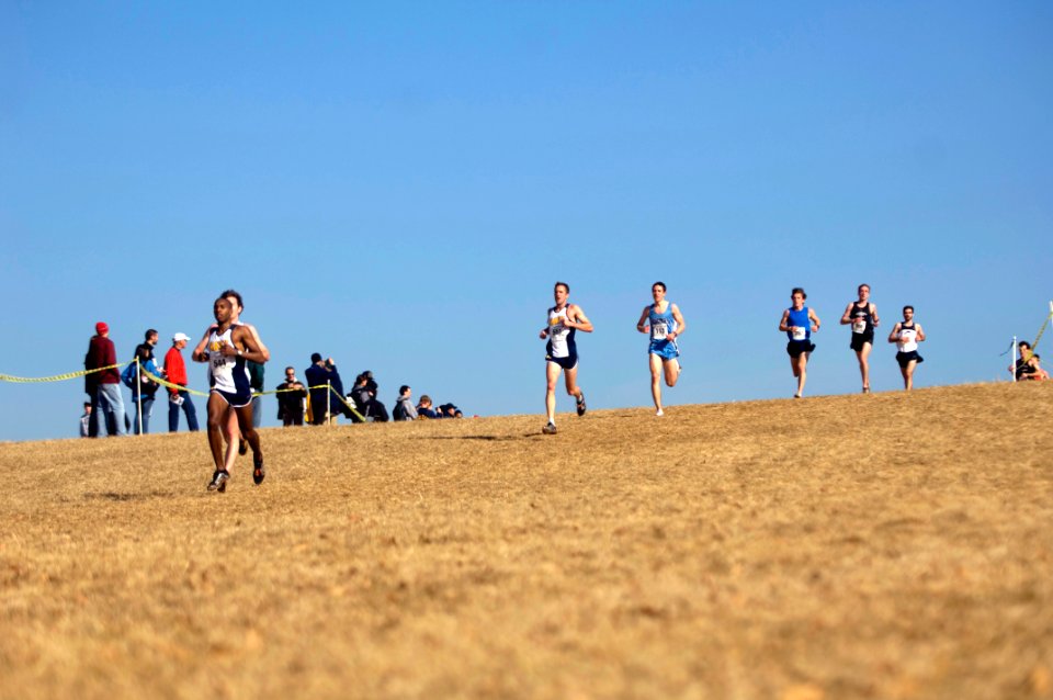 US Navy 090207-N-7090S-013 Lt. j.g. Will Christian leads a pack of runners during the Armed Forces Cross Country Championship