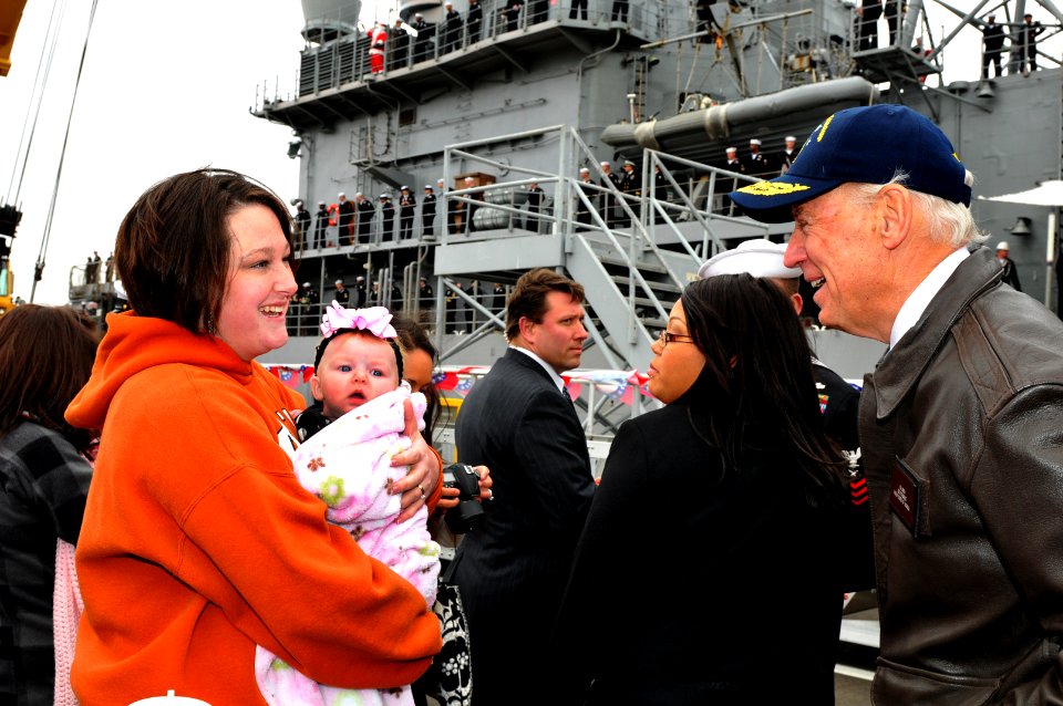 US Navy 111208-N-DG679-115 Vice President Joe Biden speaks with family members during the homecoming of the guided-missile cruiser USS Gettysburg