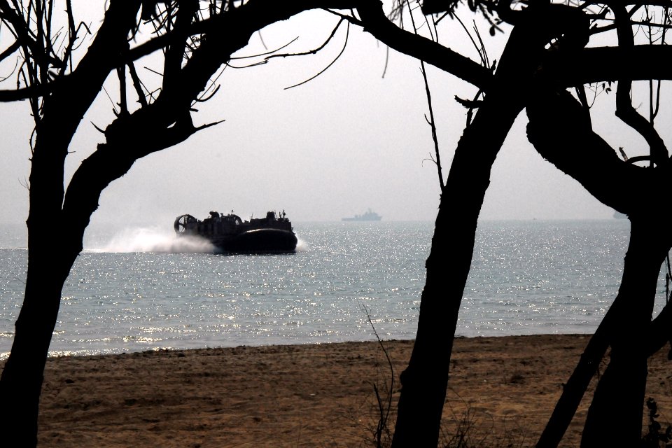US Navy 090208-N-7843A-503 An landing craft air cushion approaches Hat Yao Beach