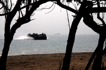US Navy 090208-N-7843A-503 An landing craft air cushion approaches Hat Yao Beach