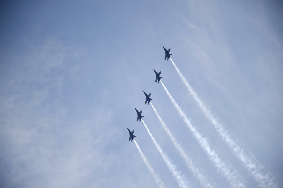 US Navy Blue Angels enter Baltimore Harbor 120616-N-CG900-021