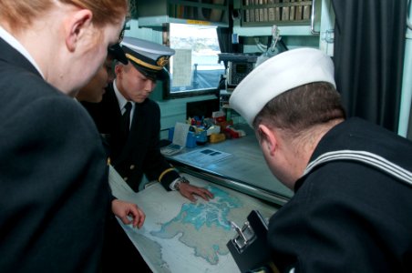 US Navy and Japan Maritime Self-Defense Force Sailors conduct sister ship tours 151218-N-RU971-162