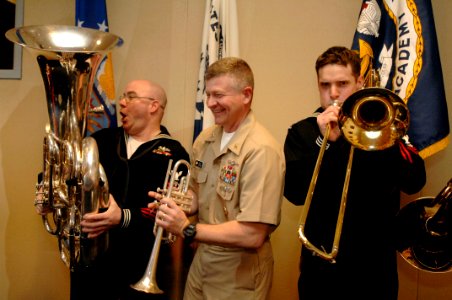 US Navy 090213-N-9818V-390 Master Chief Petty Officer of the Navy (MCPON) Rick West meets with Sailors from the Navy Band Northeast after the Change of Office and Retirement Ceremony for Command Master Chief James Ford