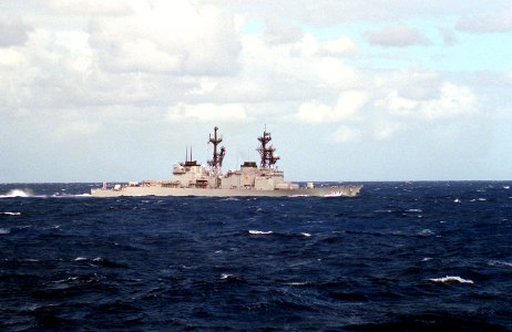 US Navy 330-CFD DN-SC-92-06798 Starboard beam view of USS Leftwich (DD-984) underway