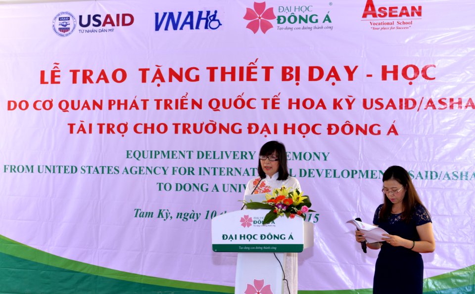 USAID gives educational equipment to Dong A University’s Quang Nam campus (22352264944)