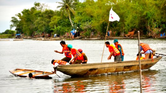 USAID and Save the Children support community evacuation drill and emergency preparedness in central Vietnam (8243619811)