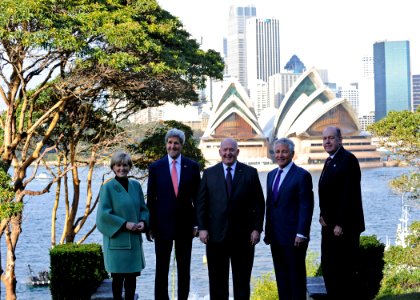 US, Australia sign the Force Posture Agreement 140812-N-DX698-033
