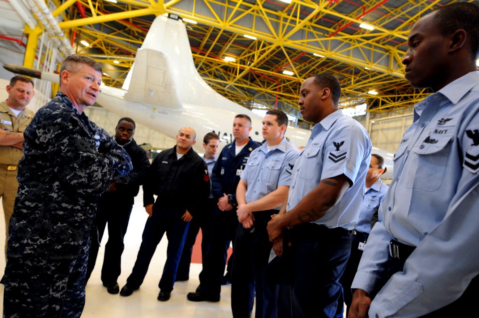 US Navy 090220-N-9818V-321 Master Chief Petty Officer of the Navy (MCPON) Rick West speaks with Sailors assigned to Patrol Squadron (VP) 45