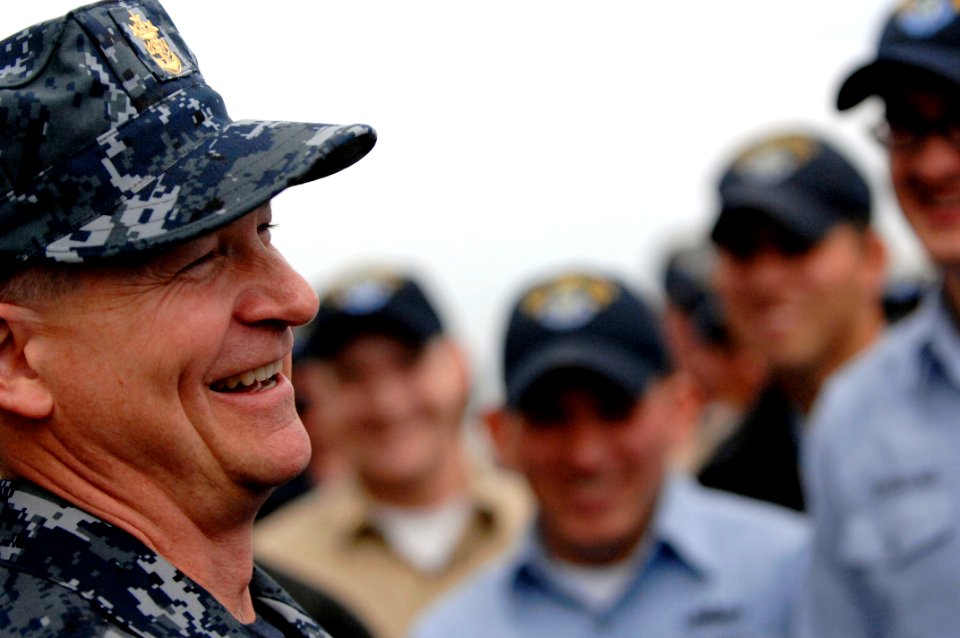 US Navy 090218-N-9818V-334 Master Chief Petty Officer of the Navy (MCPON) Rick West speaks with Sailors aboard the guided-missile frigate USS Simpson (FFG 56) during a tour of the ship