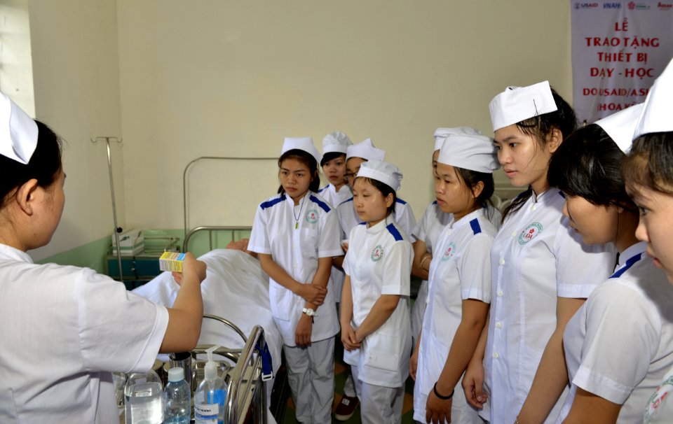 USAID gives educational equipment to Dong A University’s Quang Nam campus (22986106561)