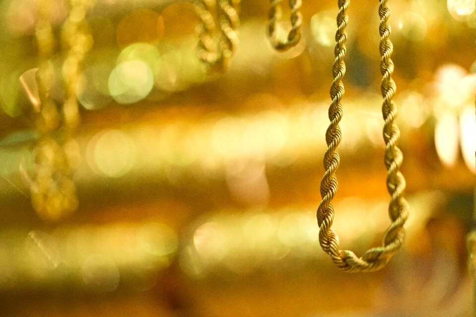 Gold texture artifact