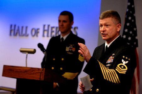 US Navy 090305-N-9818V-047 Master Chief Petty Officer of the Navy (MCPON) Rick West talks to the guests at the Reserve Appreciation Day