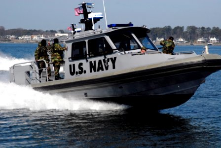 US Navy 090318-N-7544A-120 Sailors from Navy Reserve Marine Expeditionary Boat Detachment 421 conduct training aboard a 34-foot Sea Ark Navy security boat on the York River