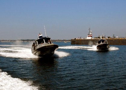 US Navy 090318-N-7544A-136 Sailors from Navy Reserve Marine Expeditionary Boat Detachment 421 conduct training aboard a 34-foot Sea Ark Navy security boat on the York River