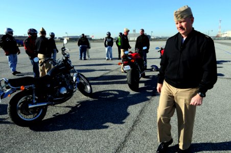 US Navy 090324-N-9818V-109 Master Chief Petty Officer of the Navy (MCPON) Rick West makes a surprise visit to the Motorcycle Basic Rider Course at Naval Station Anacostia