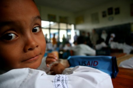 USAID memberikan bantuan untuk pembangunan kembali sekolah-sekolah di Banda Aceh. (15795034147)