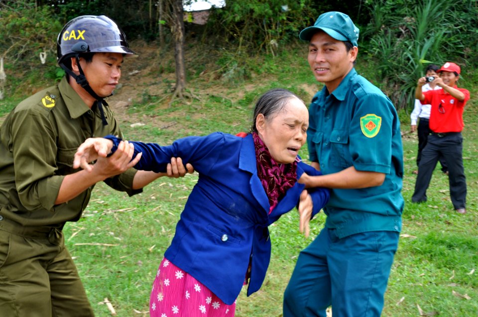 USAID, Red Cross Support Disaster Response Drill in Duy Hoa Commune, Quang Nam Province (8248463179)