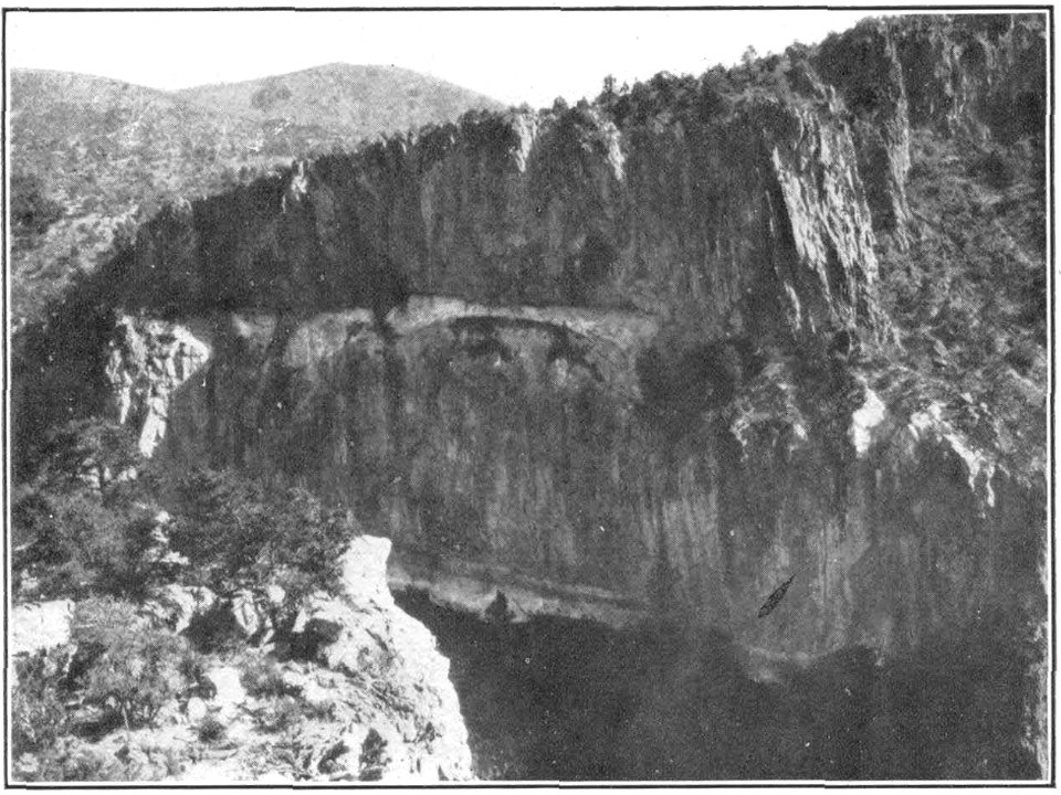 USGS Bulletin787 Plate6 FigureB cliffs of Pacific Quartz Latite