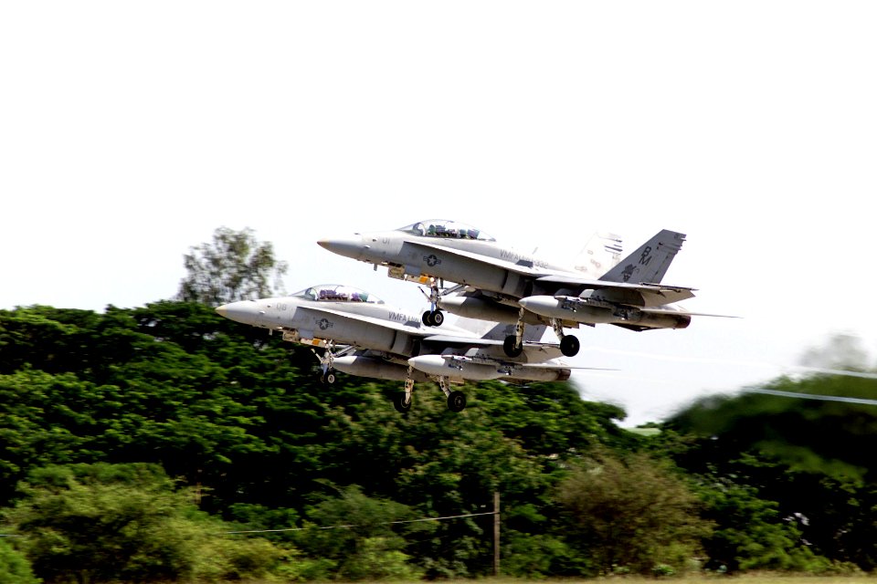 USMC F-18D Hornet VMFA-332 Korat 2000