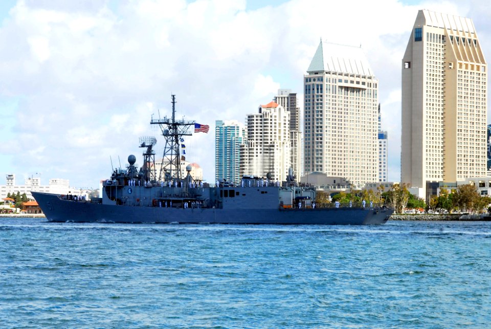 US Navy 090408-N-0890S-014 The guided-missile frigate USS Gary (FFG 51) transits San Diego Bay. Gary is participating in counter-drug operations off the coast of Southern California