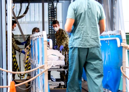 USNS Mercy Sailors Transport Patient (49799117682)