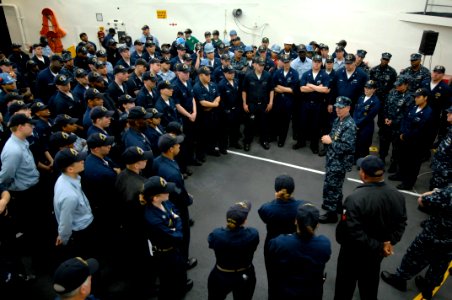 US Navy 090414-N-9818V-265 Master Chief Petty Officer of the Navy (MCPON) Rick West during an all hands call with the Sailors aboard the amphibious dock landing ship USS Gunston Hall (LSD 44)