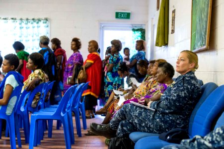 USNS Mercy participates in a women's leadership symposium in Rabaul, Papua New Guinea During Pacific Partnership 2015 150709-N-UQ938-216