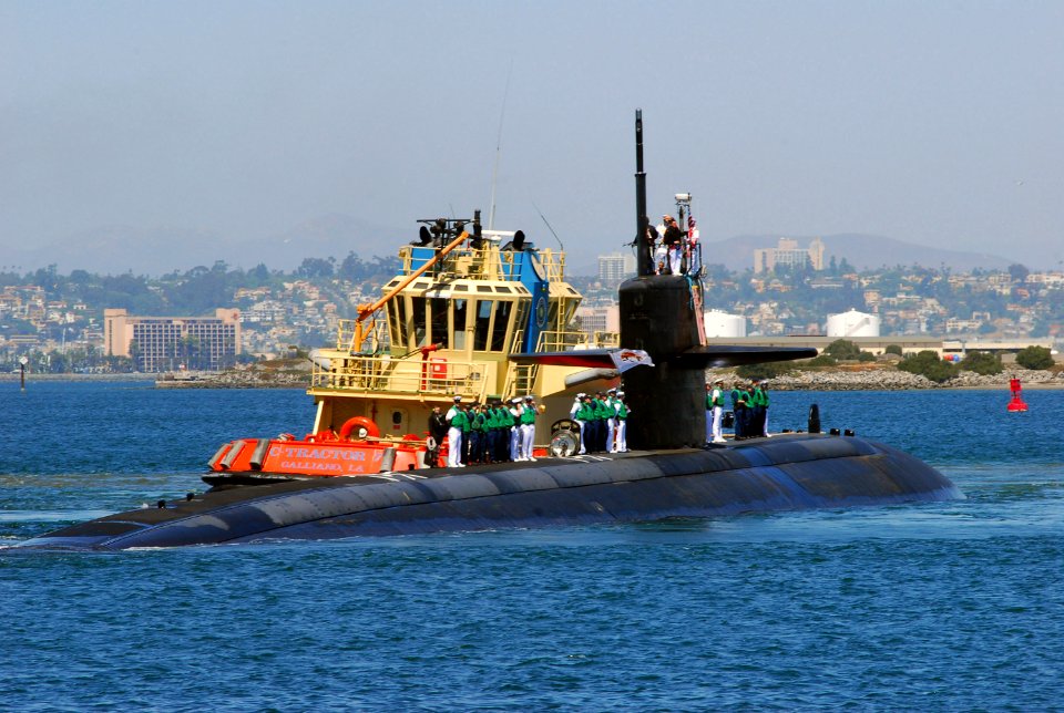 US Navy 090417-N-5617R-053 The Los Angeles-class attack submarine USS San Francisco (SSN 711) pulls into its new homeport at Naval Submarine Base Point Loma