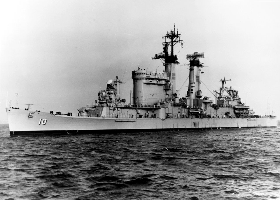USS Albany (CG-10) in Boston harbor, 26 November 1968 (NH 96627)