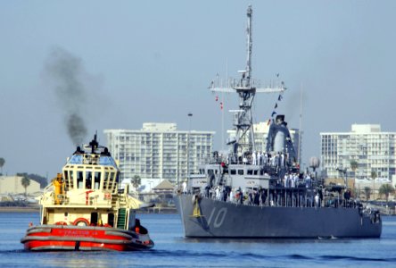 US Navy 090417-N-7498L-192 The mine countermeasure ship USS Warrior (MCM 10) pulls into its new homeport at Naval Base San Diego