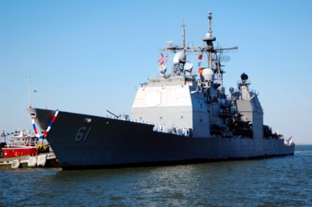 US Navy 090418-N-0924R-009 The guided-missile cruiser USS Monterey (CG 61) returns to its homeport at Naval Station Norfolk