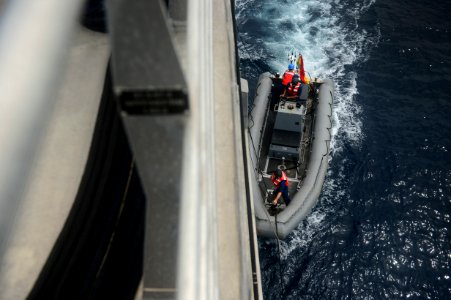 USNS Spearhead operations 150219-N-RB579-044