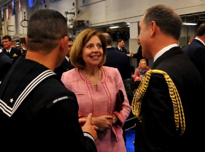 USS America reception 140807-N-LQ799-118