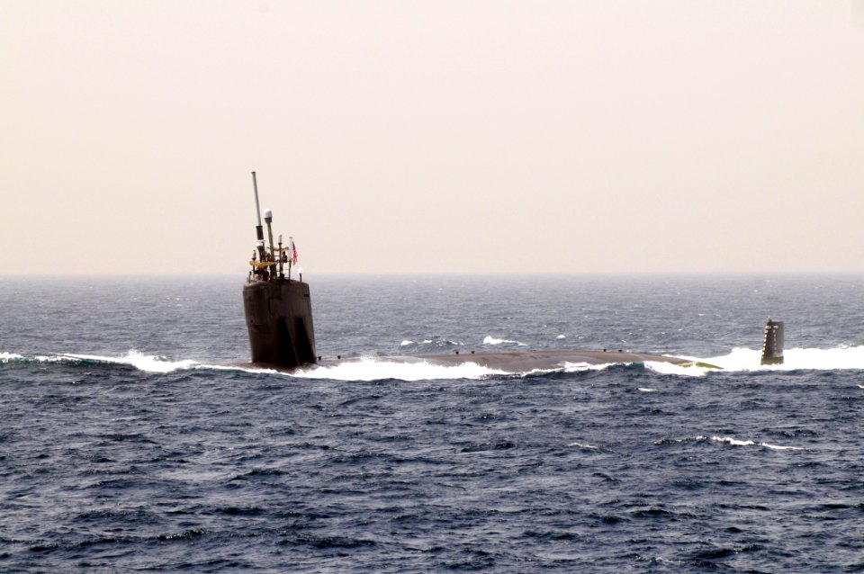 US Navy 090423-N-0000X-001 he Los Angeles class attack submarine USS Hartford (SSN 768) underway Thursday, April 23, 2009 after temporary repairs