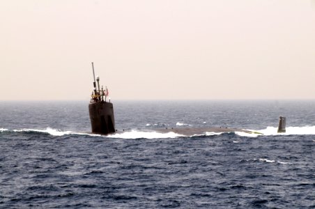 US Navy 090423-N-0000X-001 he Los Angeles class attack submarine USS Hartford (SSN 768) underway Thursday, April 23, 2009 after temporary repairs