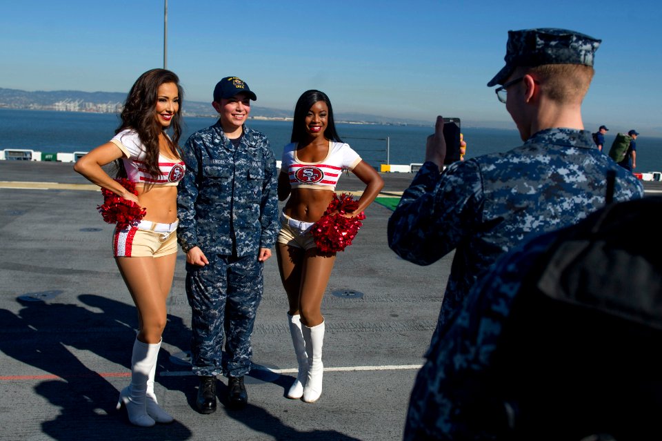 USS America visits San Francisco 141006-N-MZ309-144