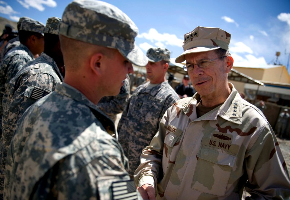 US Navy 090422-N-0696M-147 Chairman of the Joint Chiefs of Staff Adm. Mike Mullen speaks with soldiers assigned to Forward Operating Base Airborne, Afghanistan