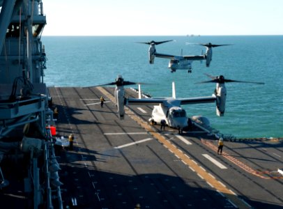 USS America operations 140819-N-LQ799-104