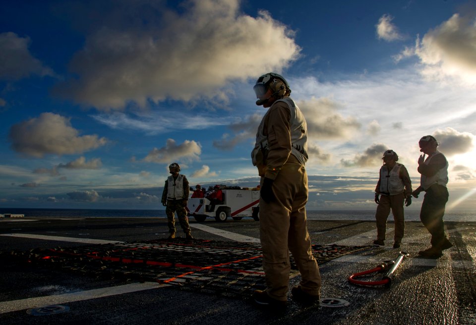 USS America operations 140909-N-MZ309-012