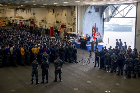 USS Arizona survivor visits USS America 141023-N-LQ799-018